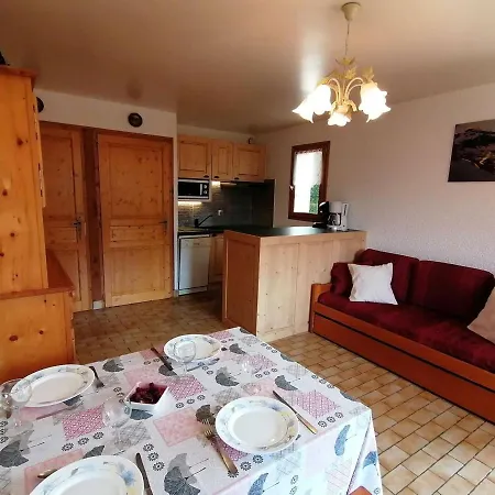 3 Pieces Avec Garage, 6 Couchages Au Grand-bornand - Fr-1-241-100